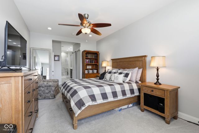 451 American Way N 2G, Carmel, IN 46032