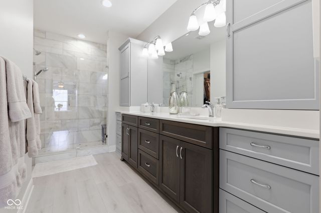 451 American Way N 2G, Carmel, IN 46032