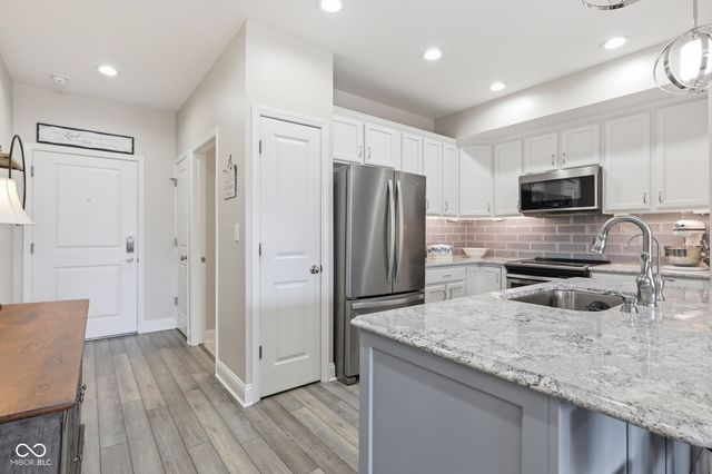 451 American Way N 2G, Carmel, IN 46032