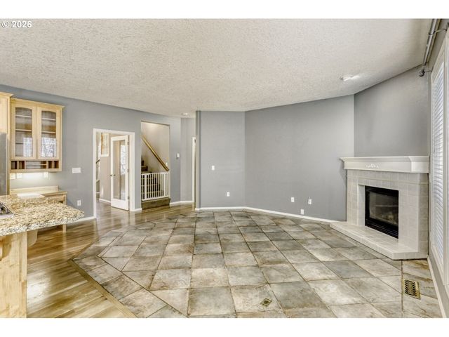 2619 Ne CHARLOIS Dr, Hillsboro, OR 97123