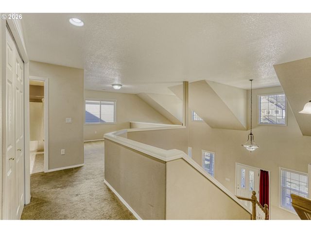 2619 Ne CHARLOIS Dr, Hillsboro, OR 97123