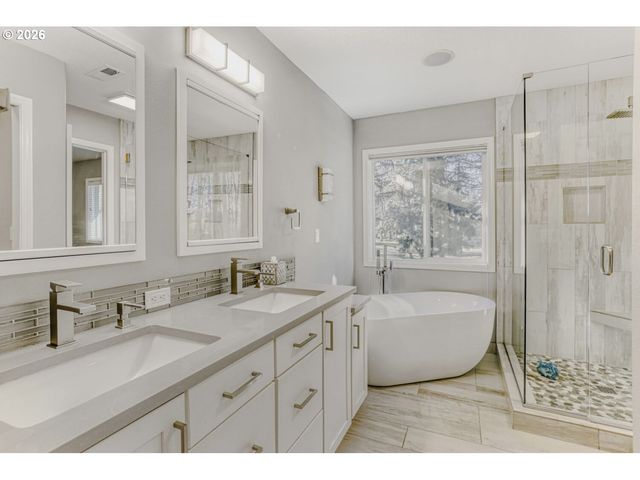 2619 Ne CHARLOIS Dr, Hillsboro, OR 97123