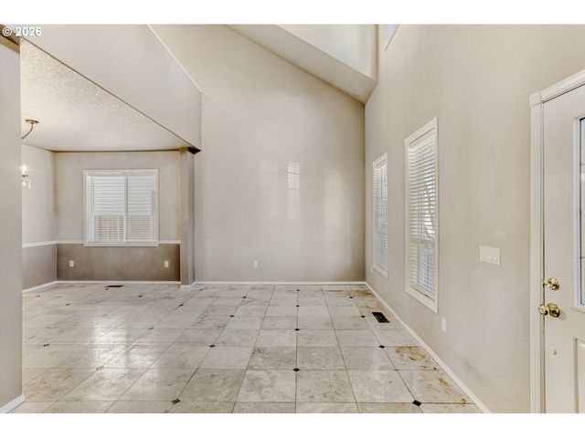 2619 Ne CHARLOIS Dr, Hillsboro, OR 97123