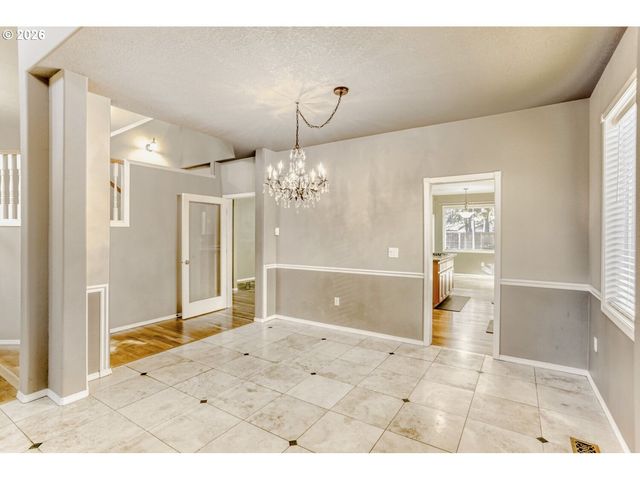 2619 Ne CHARLOIS Dr, Hillsboro, OR 97123