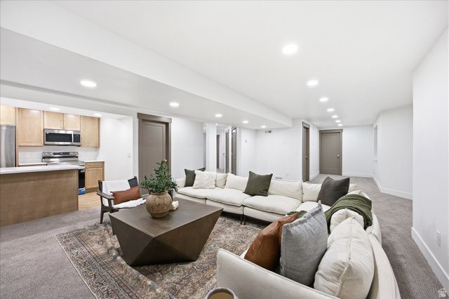 1416 E FARM MEADOW LN, Millcreek, UT 84117