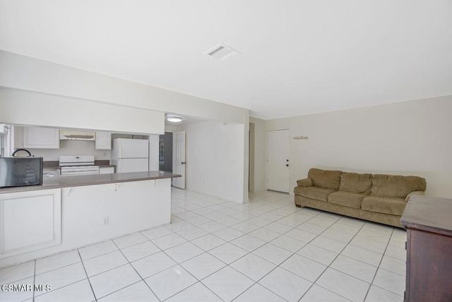 28636 Lapine Avenue, Saugus, CA 91390