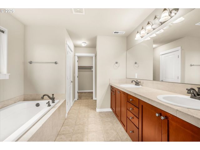 14612 Se NATALYA St, Happy Valley, OR 97086