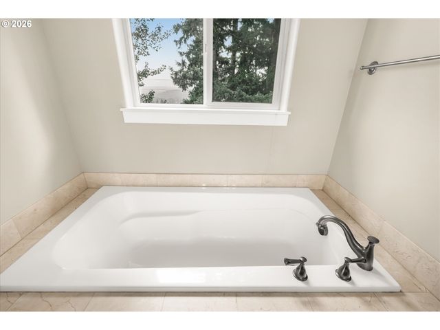 14612 Se NATALYA St, Happy Valley, OR 97086