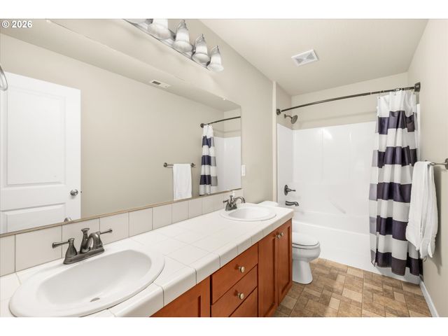 14612 Se NATALYA St, Happy Valley, OR 97086