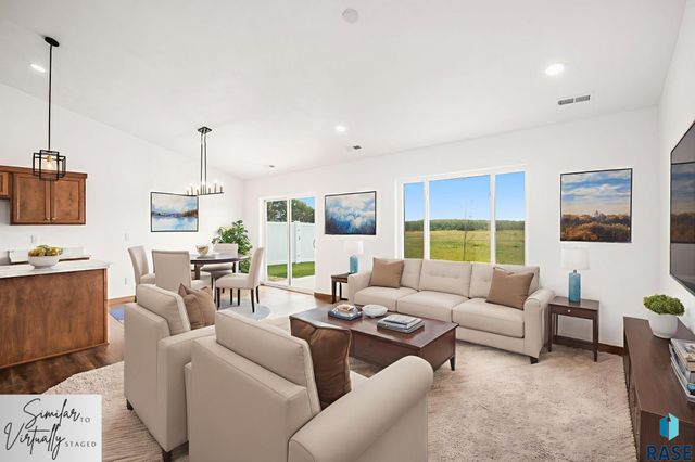 7224 E Waters Edge Pl Place, Sioux Falls, SD 57110