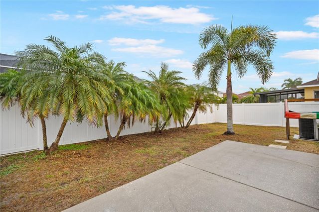 427 STONE BRIAR DRIVE, Ruskin, FL 33570