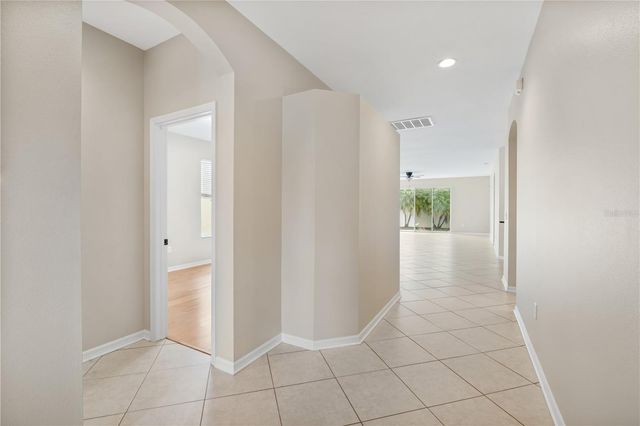 427 STONE BRIAR DRIVE, Ruskin, FL 33570