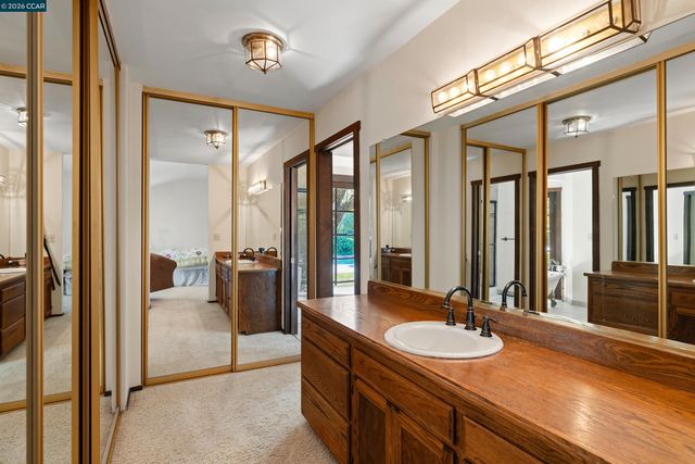 1370 Pine Tree Dr, Alamo, CA 94507