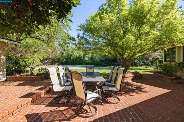 1370 Pine Tree Dr, Alamo, CA 94507