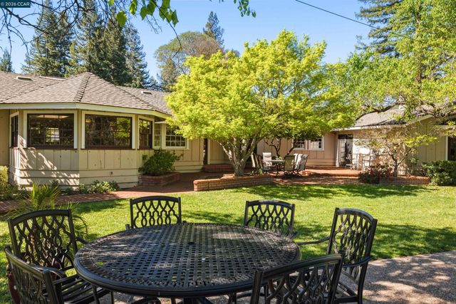 1370 Pine Tree Dr, Alamo, CA 94507