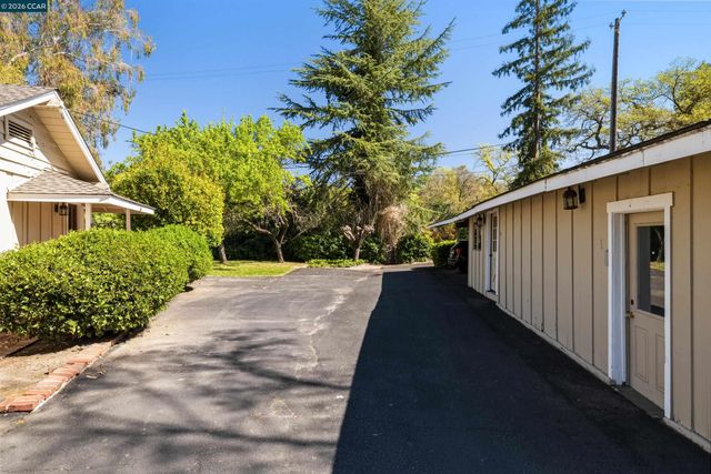 1370 Pine Tree Dr, Alamo, CA 94507