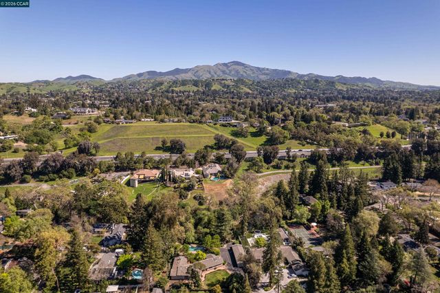 1370 Pine Tree Dr, Alamo, CA 94507