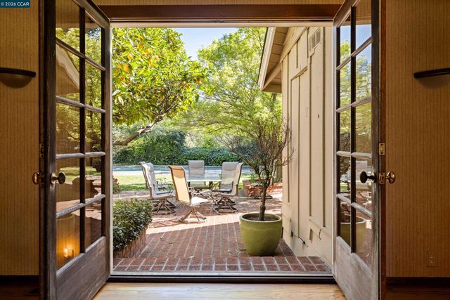 1370 Pine Tree Dr, Alamo, CA 94507