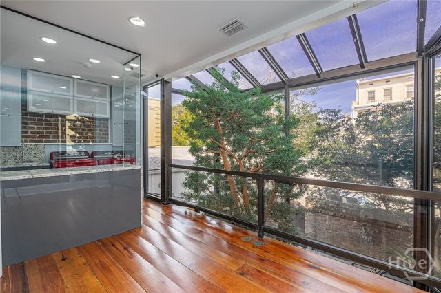 108 W Gordon Street, Savannah, GA 31401