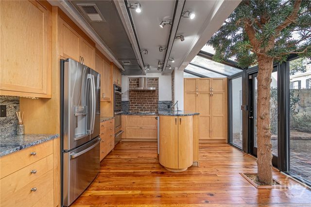 108 W Gordon Street, Savannah, GA 31401