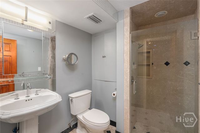 108 W Gordon Street, Savannah, GA 31401