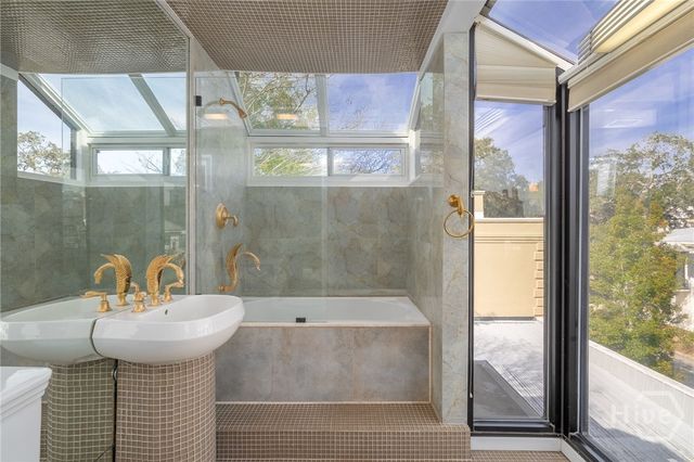 108 W Gordon Street, Savannah, GA 31401