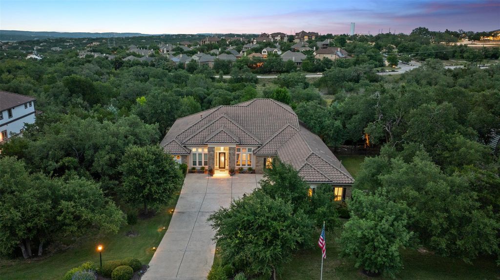 407 Bella Montagna CIR, Lakeway, TX 78734