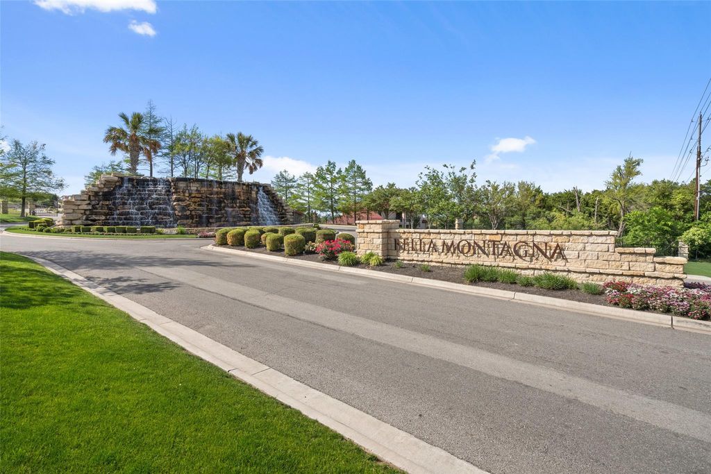 407 Bella Montagna CIR, Lakeway, TX 78734