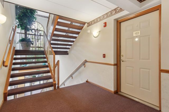 810 Swan Drive 2a, Dyer, IN 46311