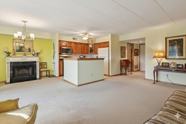 810 Swan Drive 2a, Dyer, IN 46311