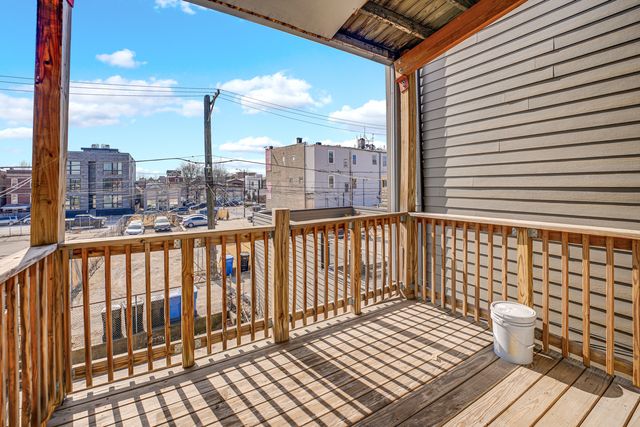 2333 W Montana Street, Chicago, IL 60647