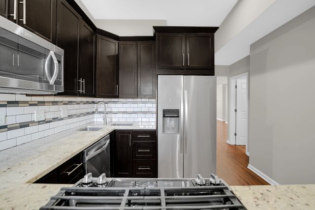 2333 W Montana Street, Chicago, IL 60647