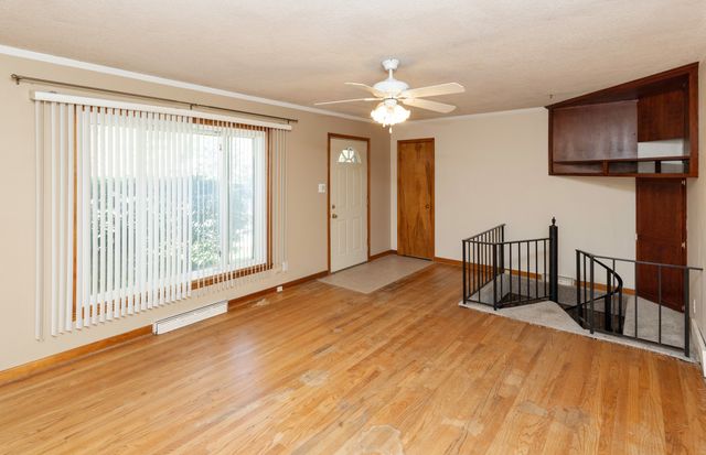 2401 Tomlin Lane, Des Moines, IA 50317