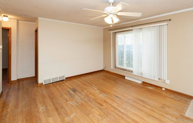 2401 Tomlin Lane, Des Moines, IA 50317