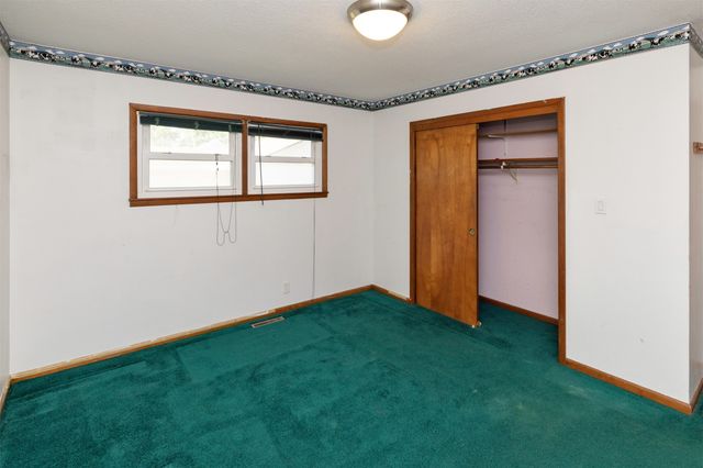 2401 Tomlin Lane, Des Moines, IA 50317