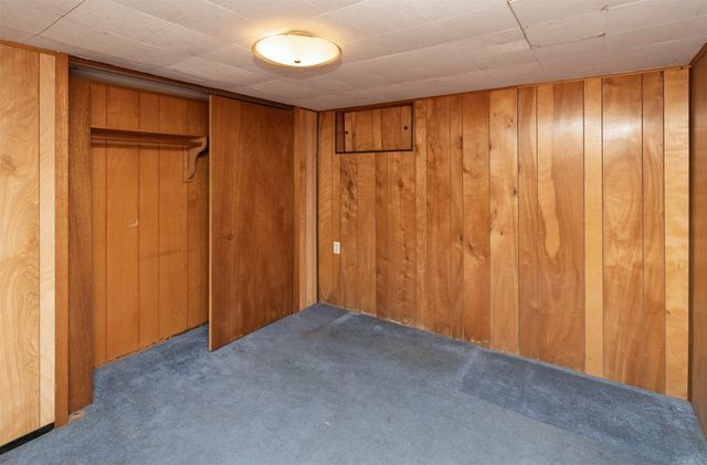 2401 Tomlin Lane, Des Moines, IA 50317
