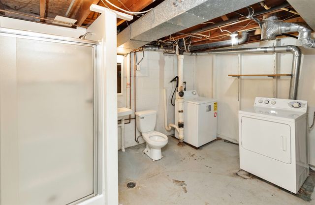 2401 Tomlin Lane, Des Moines, IA 50317