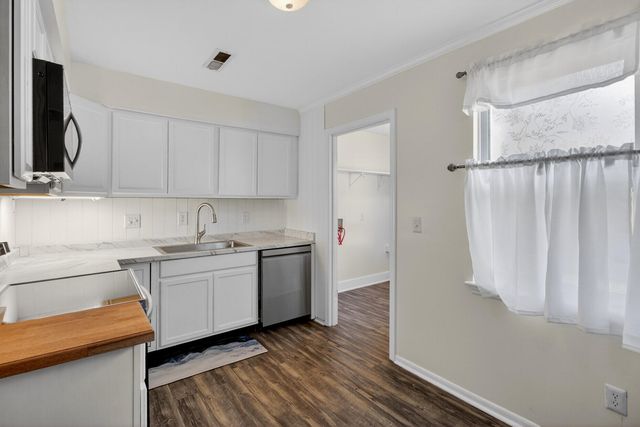 519 Parkdale Drive L, Charleston, SC 29414