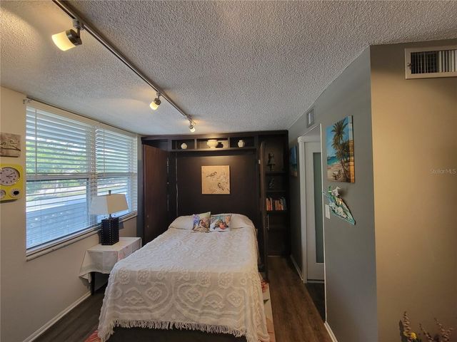 4720 LOCUST STREET NE 219, St Petersburg, FL 33703