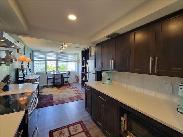 4720 LOCUST STREET NE 219, St Petersburg, FL 33703