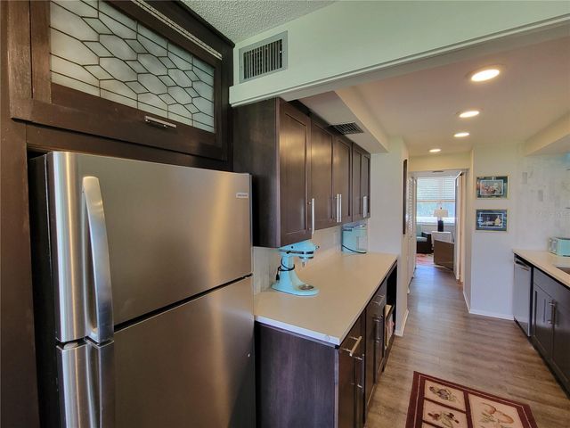 4720 LOCUST STREET NE 219, St Petersburg, FL 33703