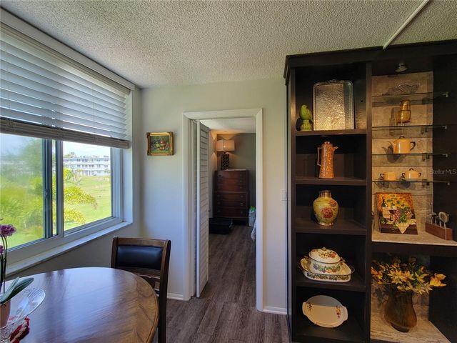 4720 LOCUST STREET NE 219, St Petersburg, FL 33703