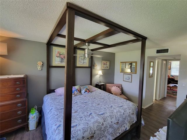 4720 LOCUST STREET NE 219, St Petersburg, FL 33703