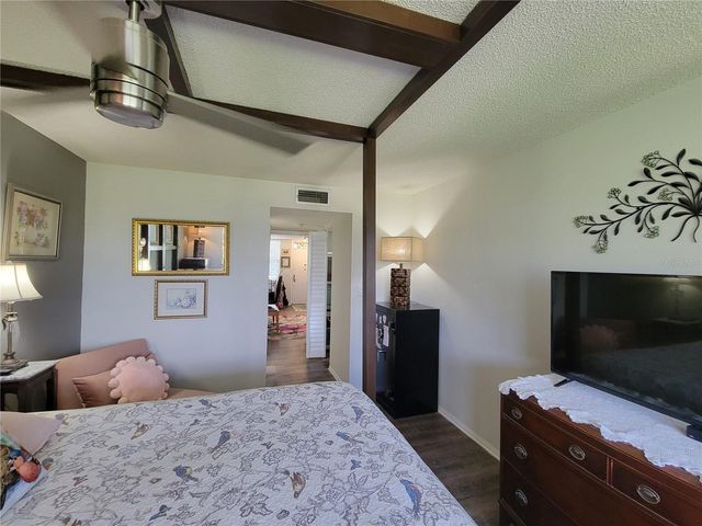 4720 LOCUST STREET NE 219, St Petersburg, FL 33703