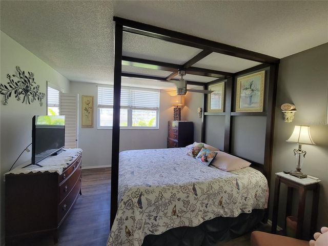 4720 LOCUST STREET NE 219, St Petersburg, FL 33703