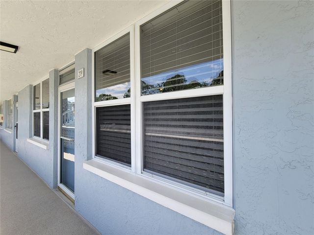 4720 LOCUST STREET NE 219, St Petersburg, FL 33703