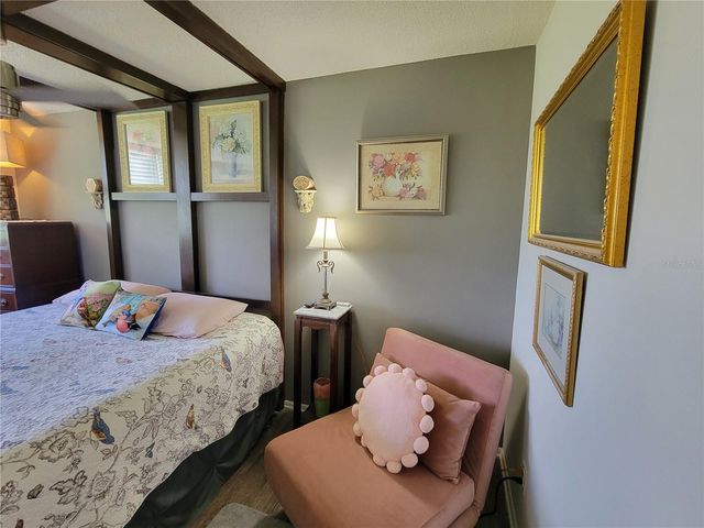 4720 LOCUST STREET NE 219, St Petersburg, FL 33703