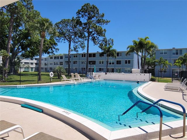 4720 LOCUST STREET NE 219, St Petersburg, FL 33703