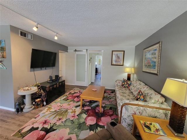 4720 LOCUST STREET NE 219, St Petersburg, FL 33703