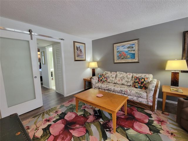 4720 LOCUST STREET NE 219, St Petersburg, FL 33703